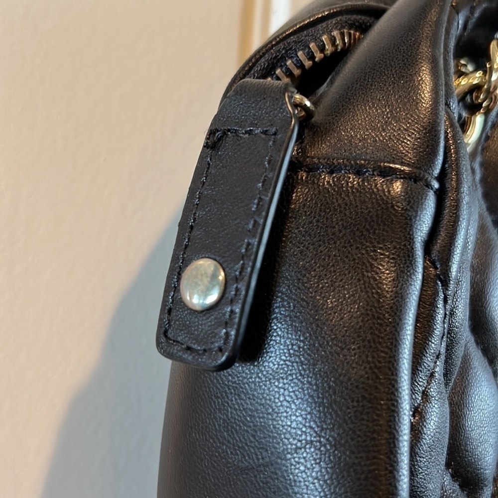 Talbots Classic classic black quilted leather adjustable chain strap purse - Picture 9 of 15